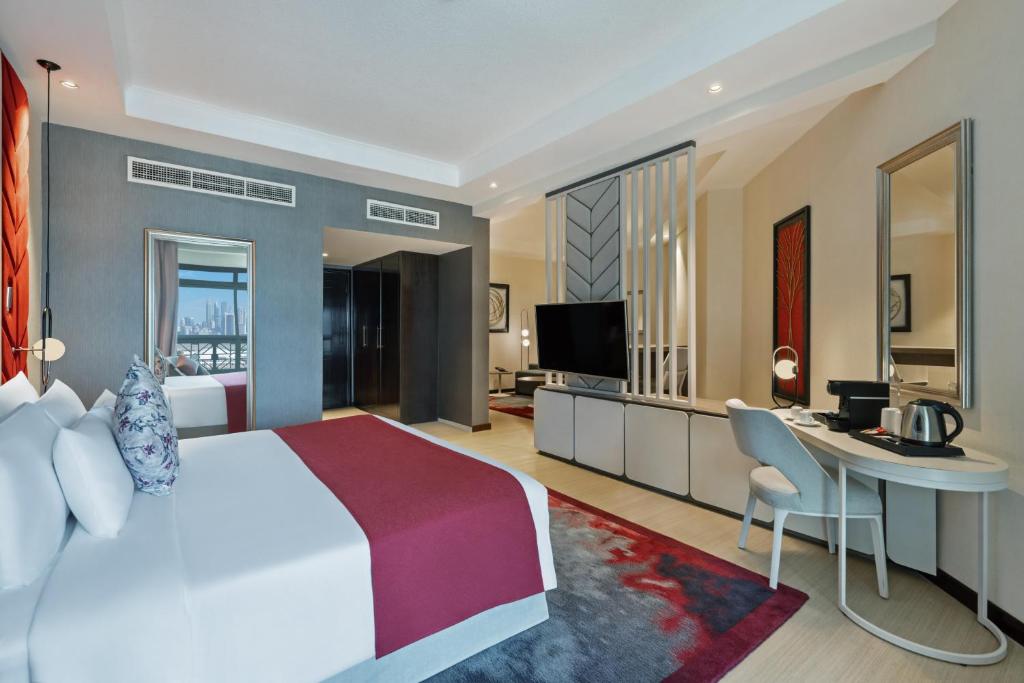 Superior Executive - Image 1