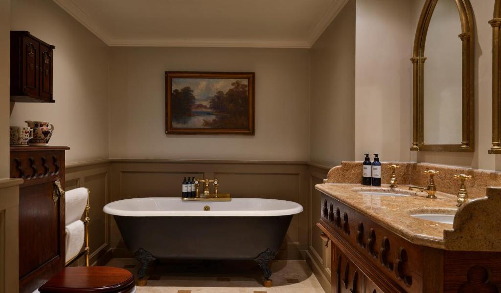 Deluxe Double Room - Image 3