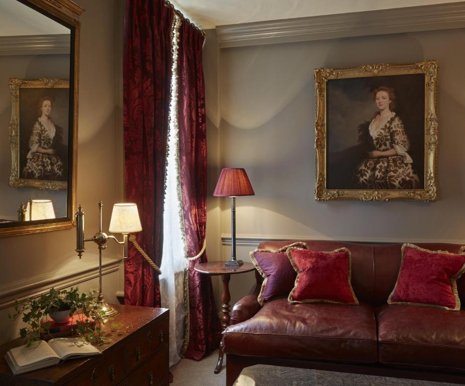 Junior Suite - Image 11