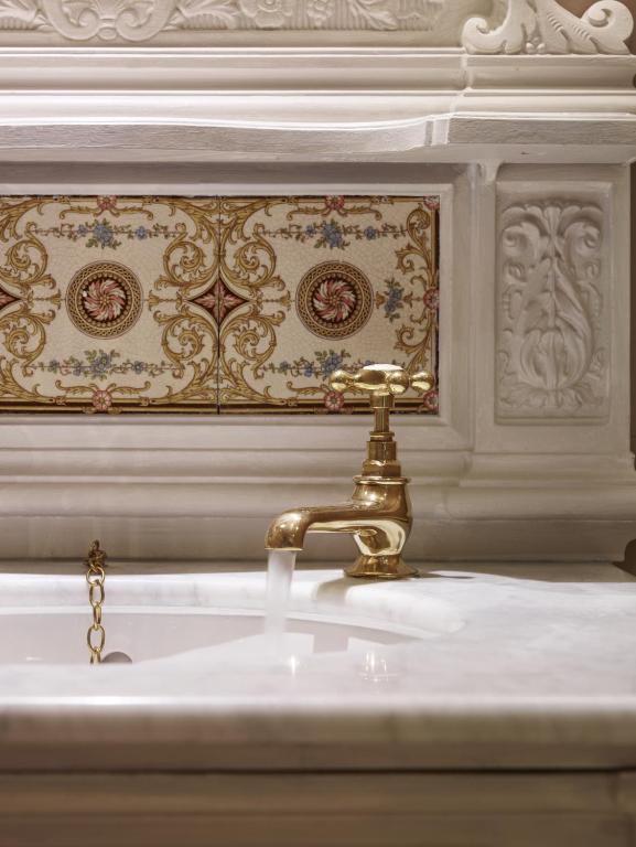 Junior Suite - Image 13