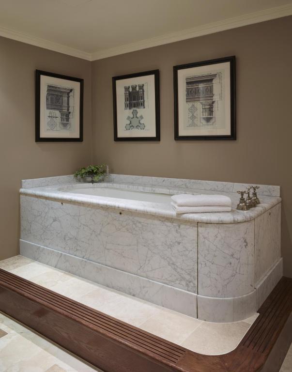 Junior Suite - Image 8