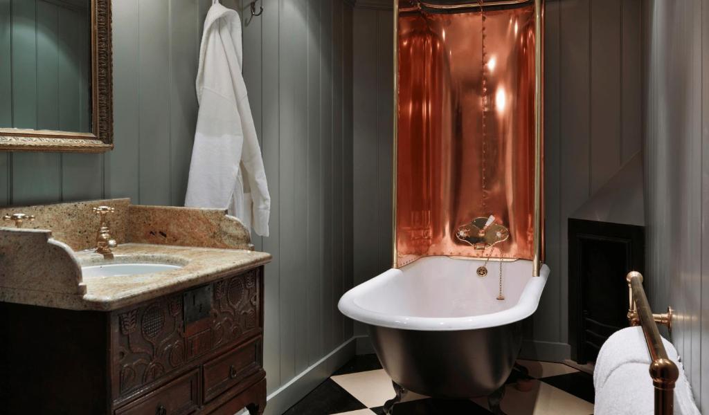 Luxury Double Room - Image 2