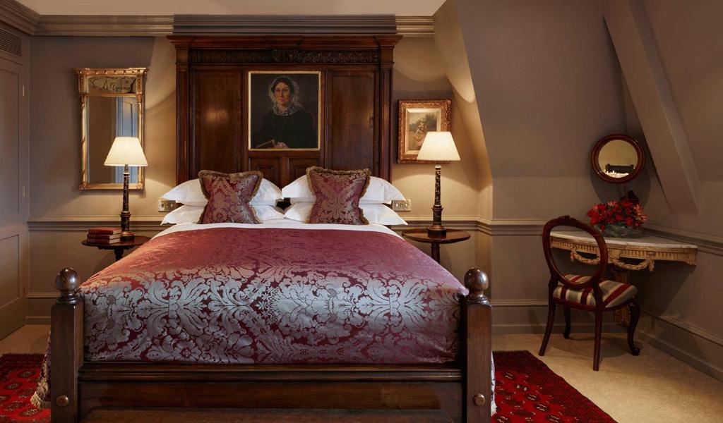 Luxury Double Room - Image 4