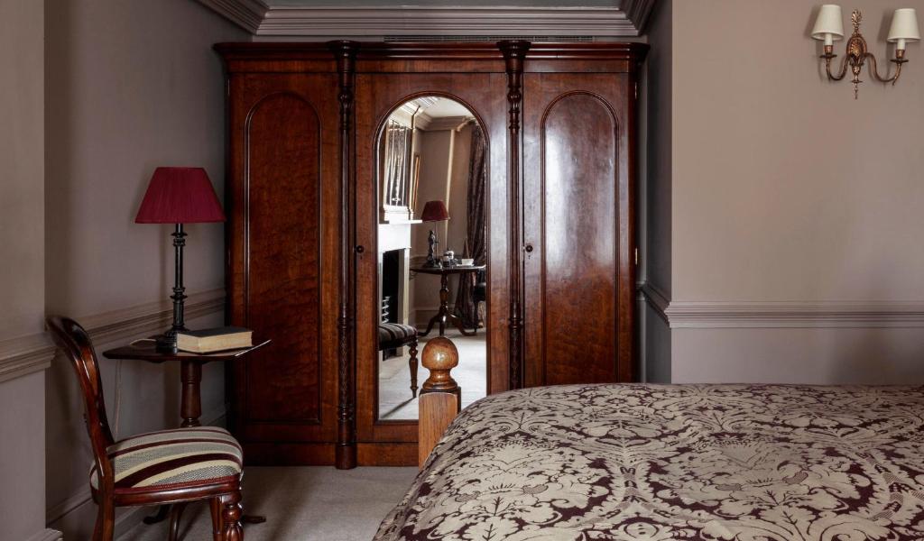 Luxury Double Room - Image 6