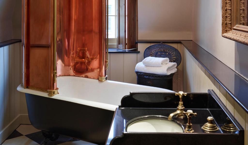 Superior Double Room - Image 4
