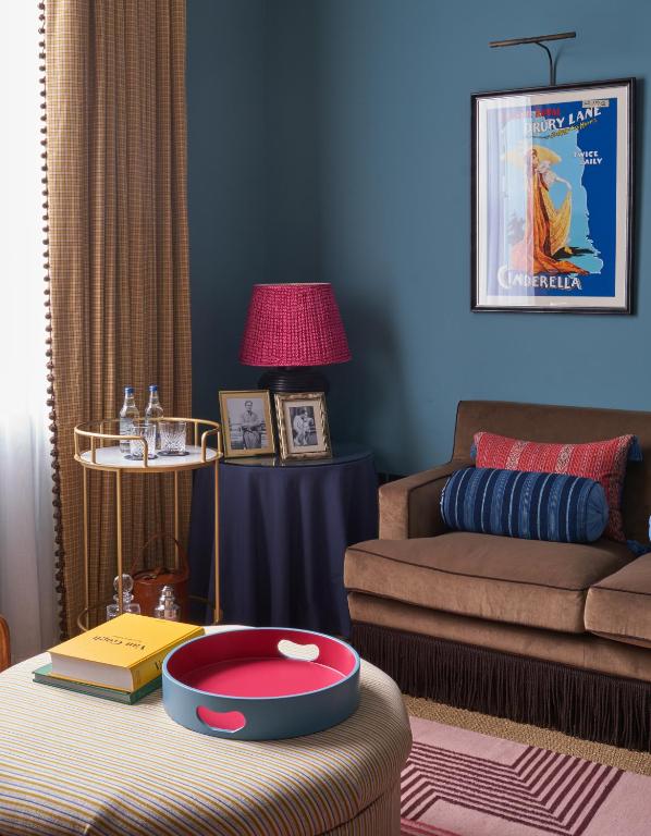 Deluxe King Room - Image 2