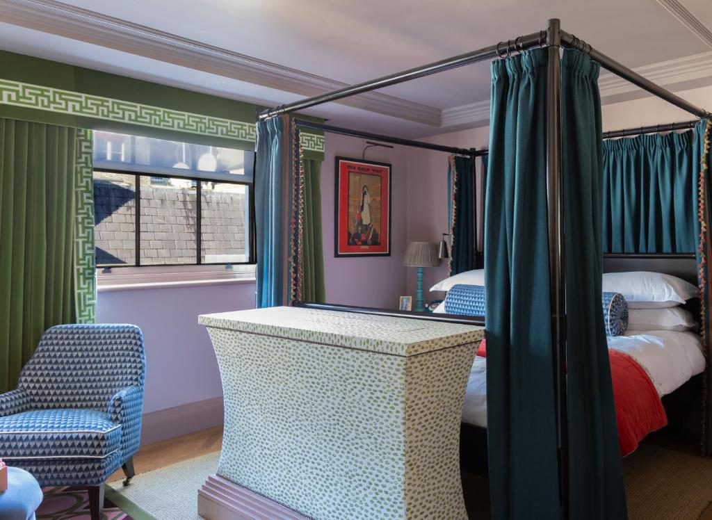 Deluxe King Room - Image 4