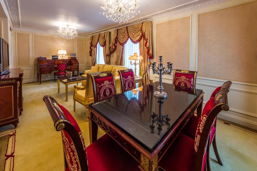 Harrington Suite - Image 6