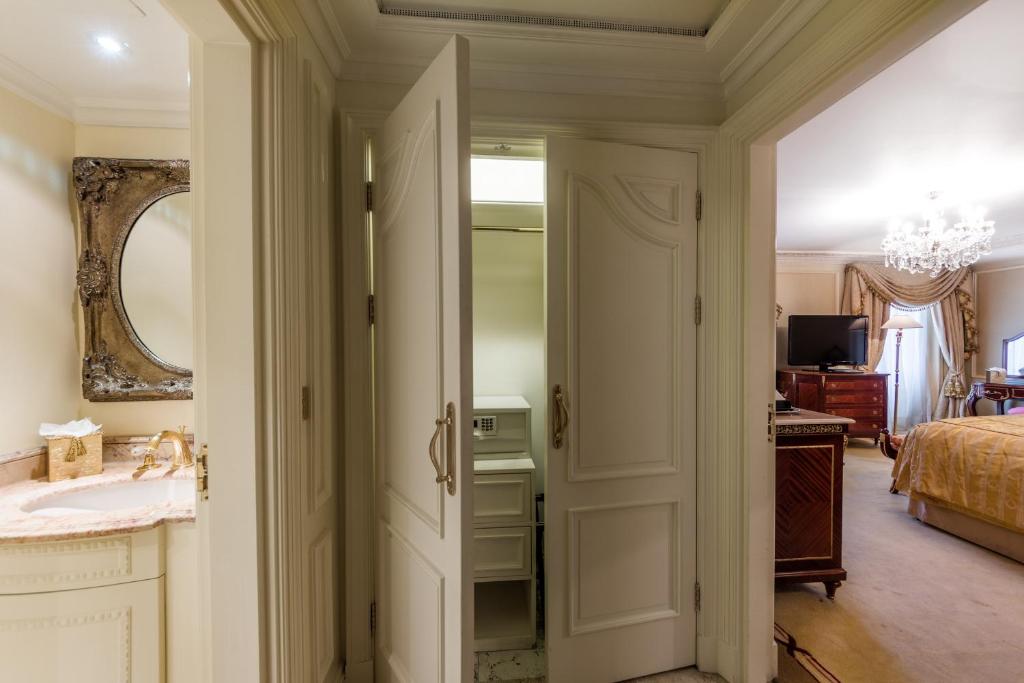 Harrington Suite - Image 7