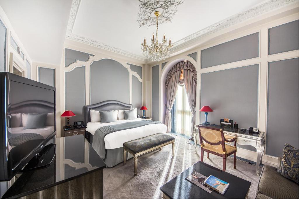 Junior Suite - Image 1