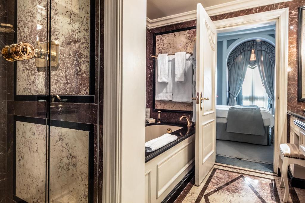 Junior Suite - Image 3