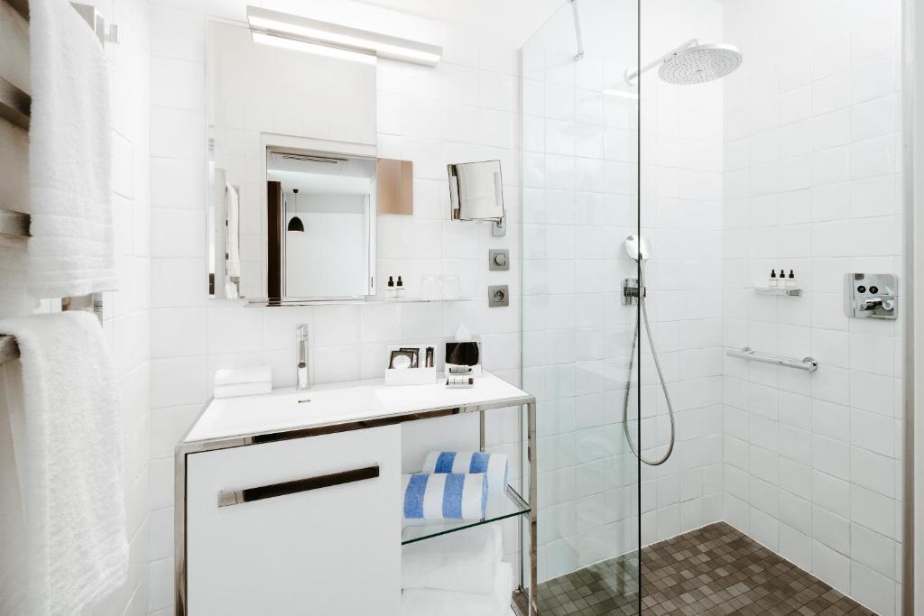 Superior Queen Room - Image 3