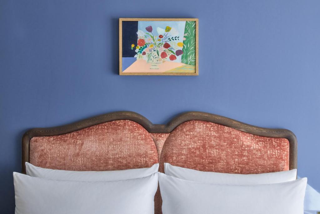Deluxe Room - Image 2