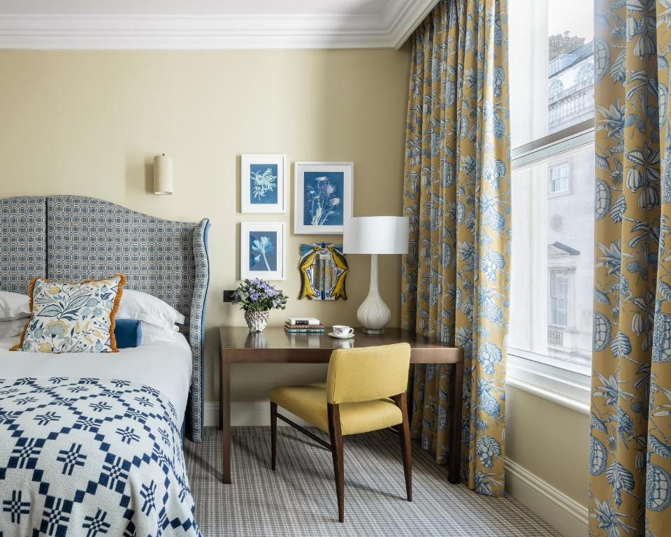 Deluxe King or Twin Room - Image 4