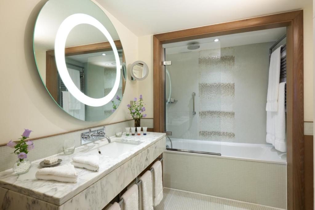 Superior King or Twin Room - Image 2