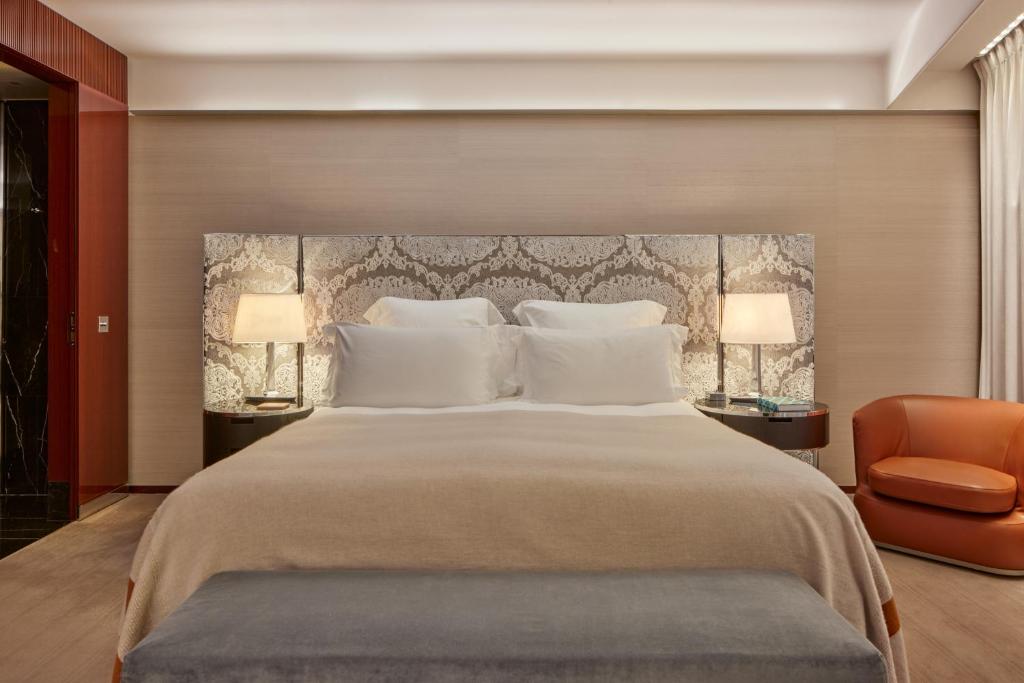 Superior King Room - Image 1