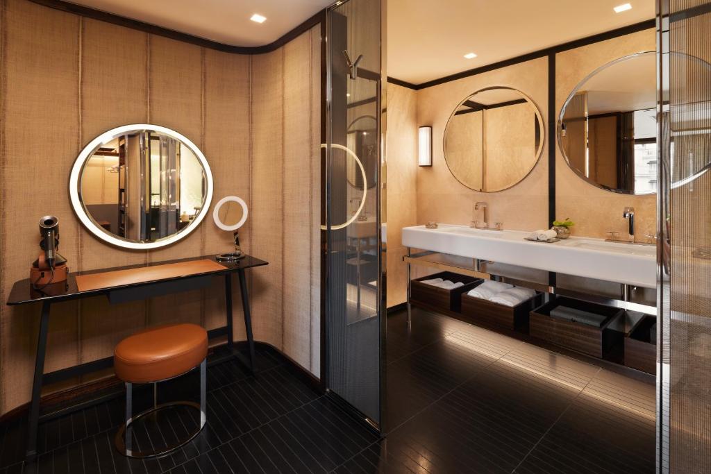 Deluxe Suite - Image 3