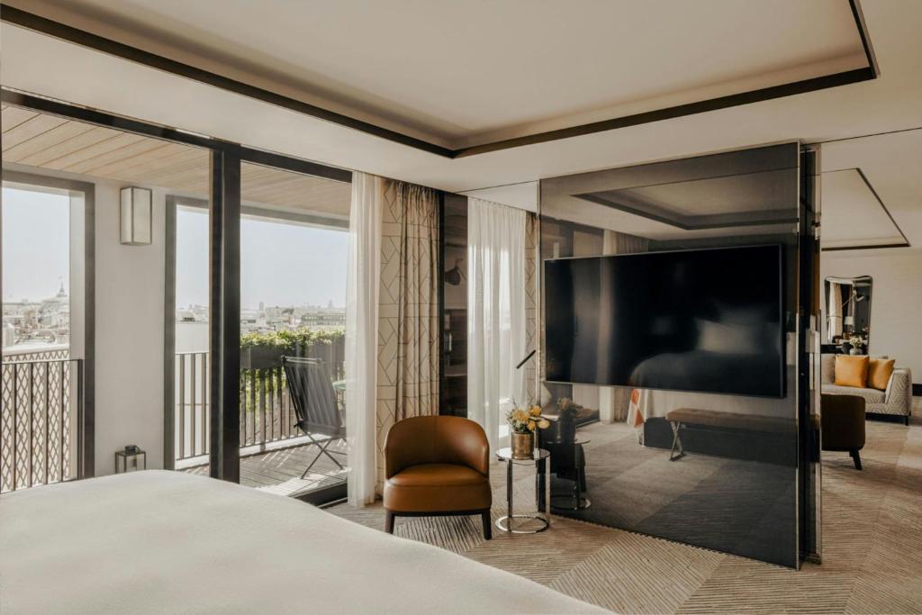 Executive Suite with Terrace - Image 9