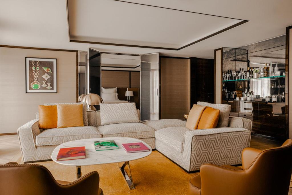 Executive Suite - Image 3