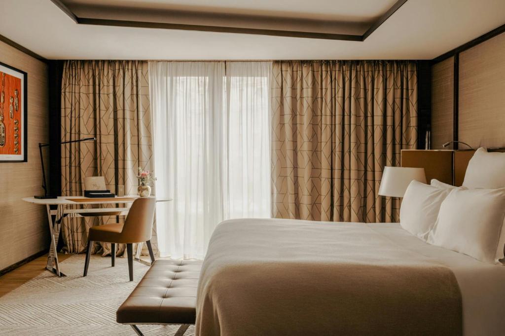 Executive Suite - Image 7