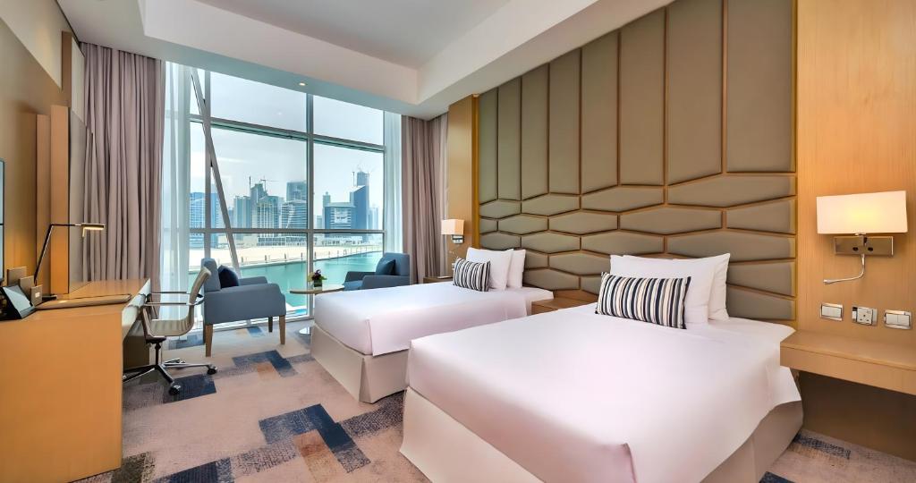 Premium Room Dubai Canal View - Image 3
