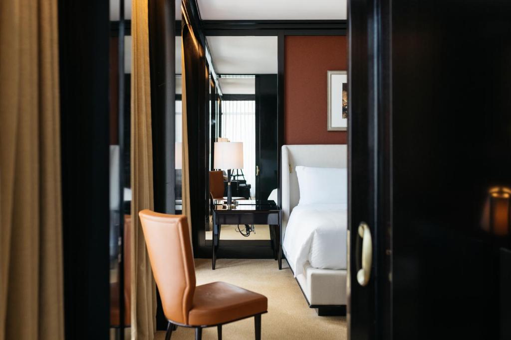 Battery Corner Suite Accessible - Image 2