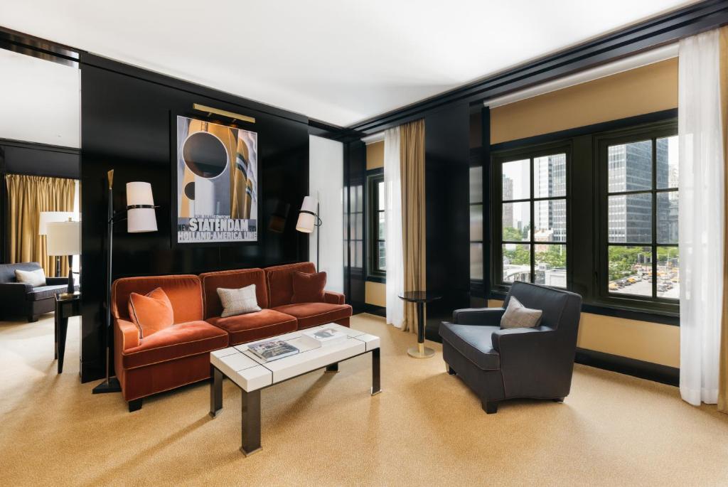 Clinton Corner Suite - Image 1