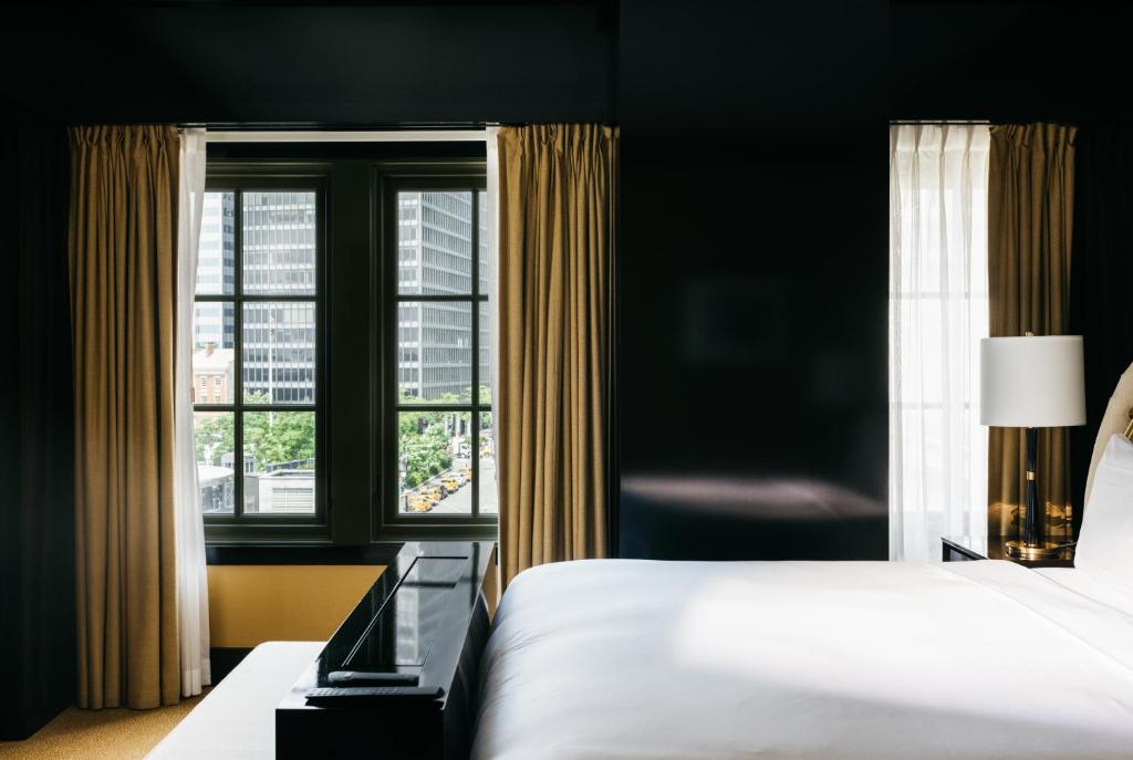 Clinton Corner Suite - Image 2