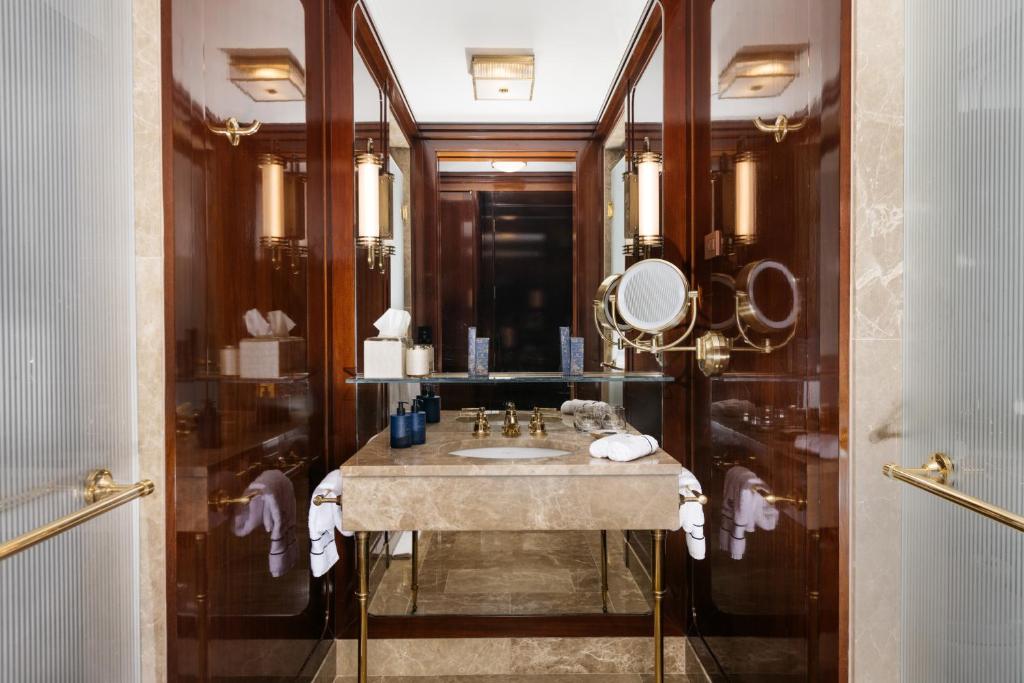 Deluxe City Patio King - Image 3