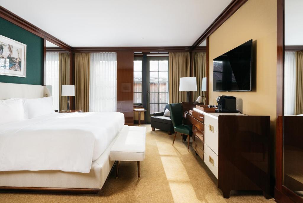 Deluxe City Patio King - Image 1