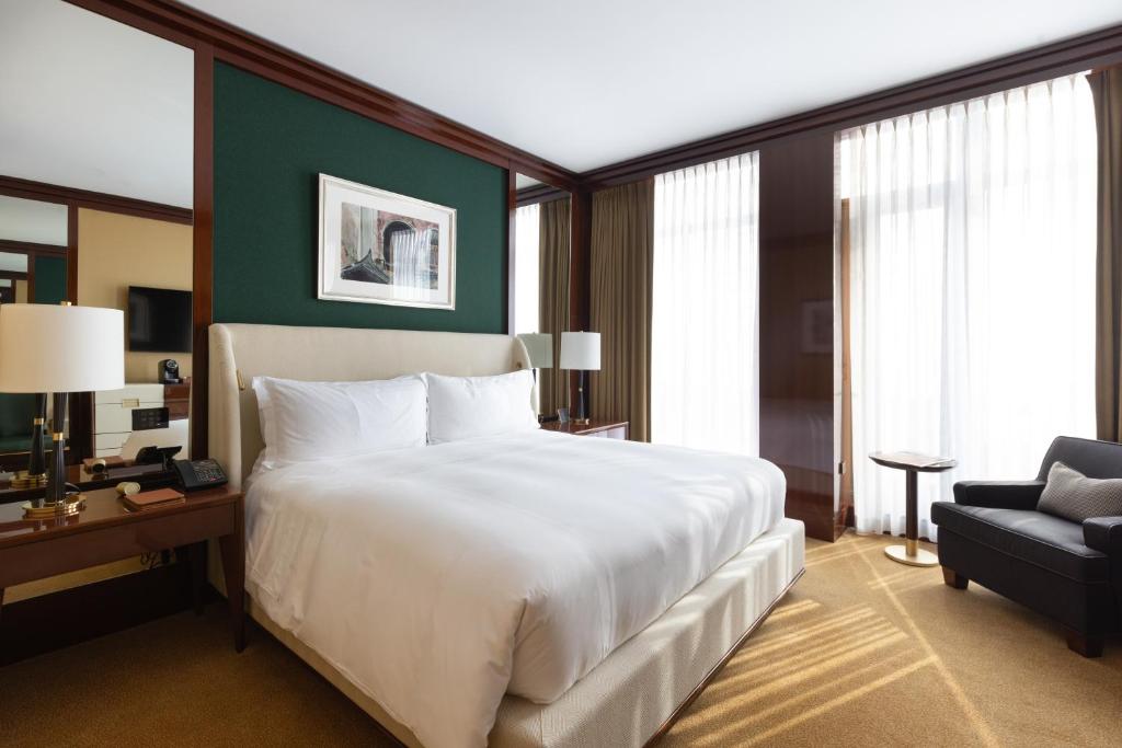 Deluxe City View King - Image 1