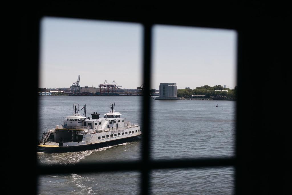 Fulton Suite - Image 5