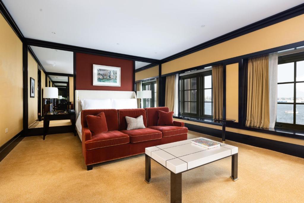 Junior Suite River View Accessible - Image 3