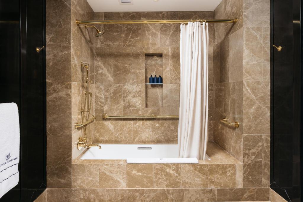 Junior Suite River View Accessible - Image 4