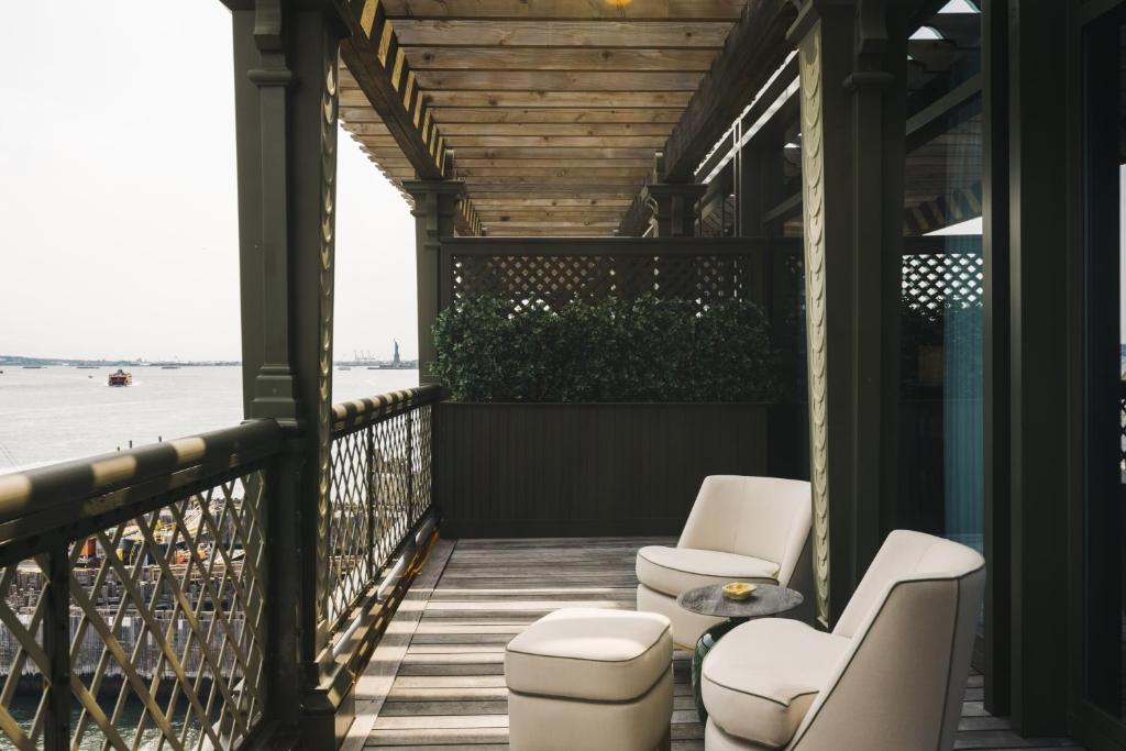 Premier River View Suite - Image 5