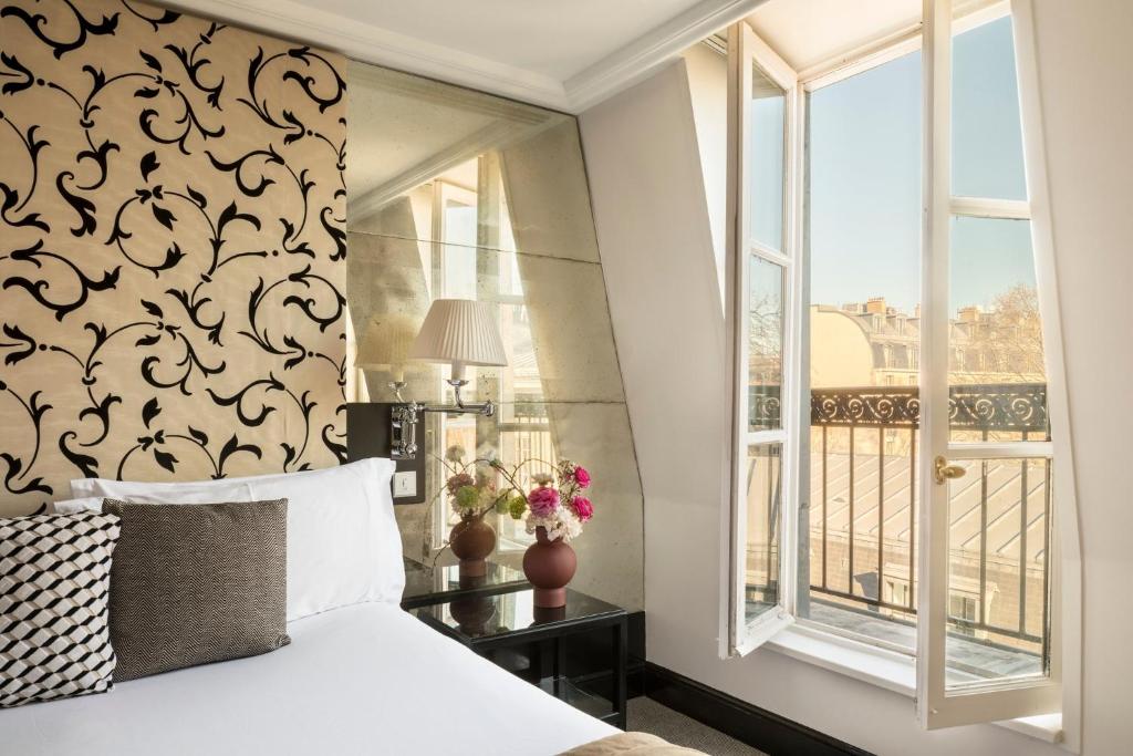 Deluxe Room - Image 3