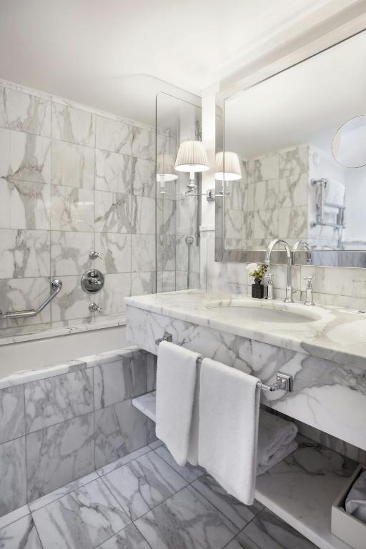 Executive Suite - Image 3