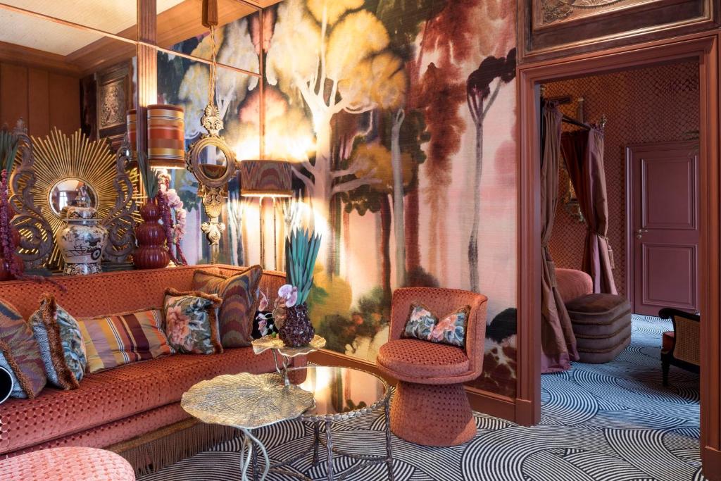 Grand Tour Suite - Image 4