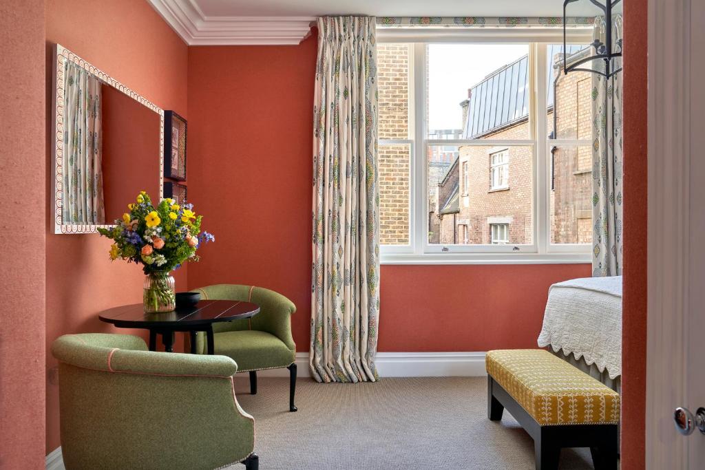 Superior Room - Image 8