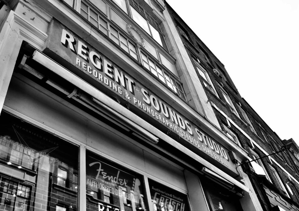 Lofthouse Apartment - Image 5