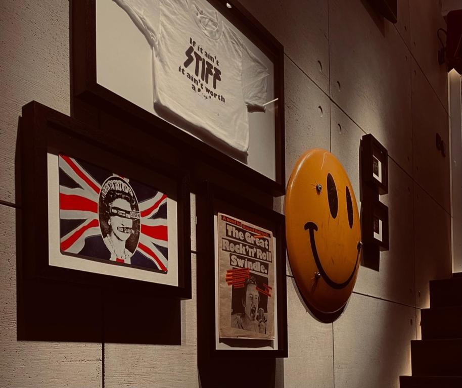 One-Bedroom Signature Apartment - Image 2