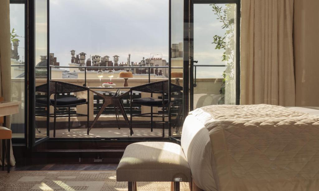 Balcony Deluxe Room - Image 1