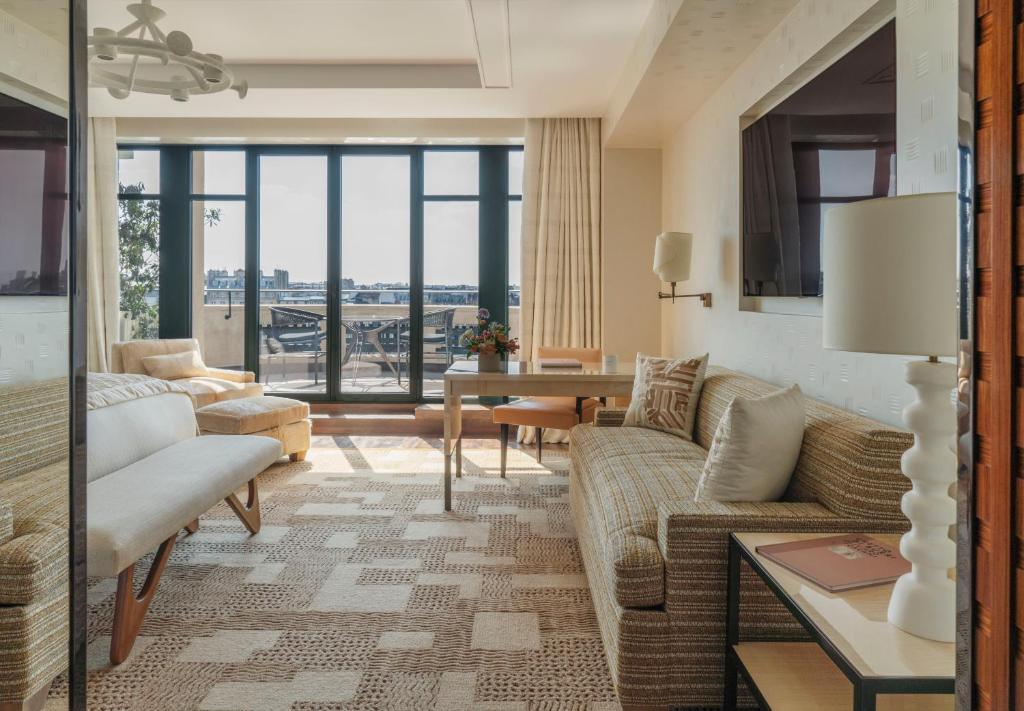 Balcony Junior Suite - Image 1