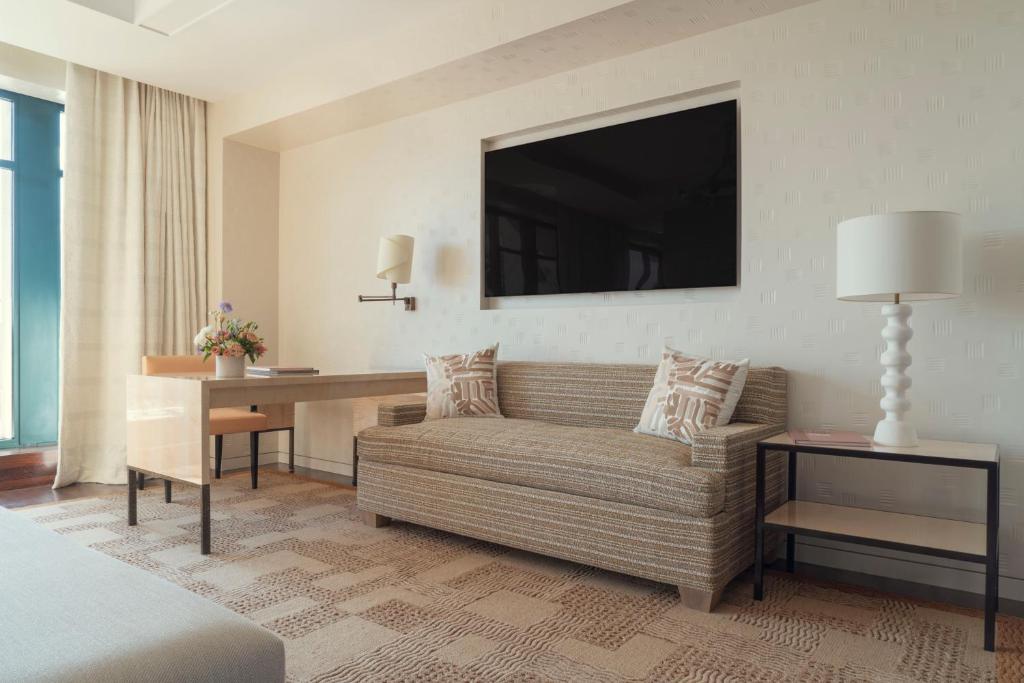 Balcony Junior Suite - Image 6