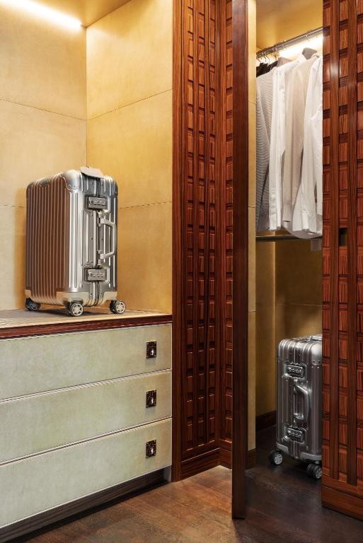 Louvre Deluxe room - Image 4