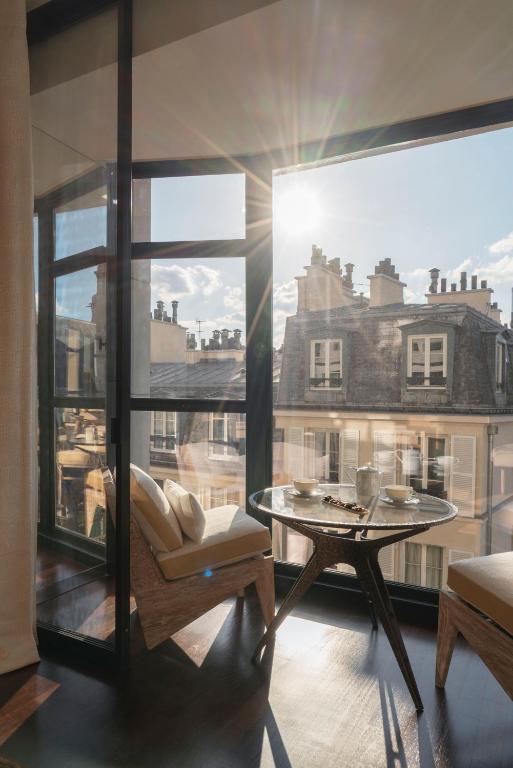 Louvre Deluxe room - Image 6