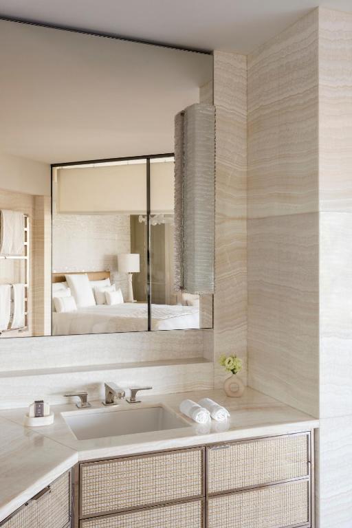 Notre-Dame Suite - Image 4