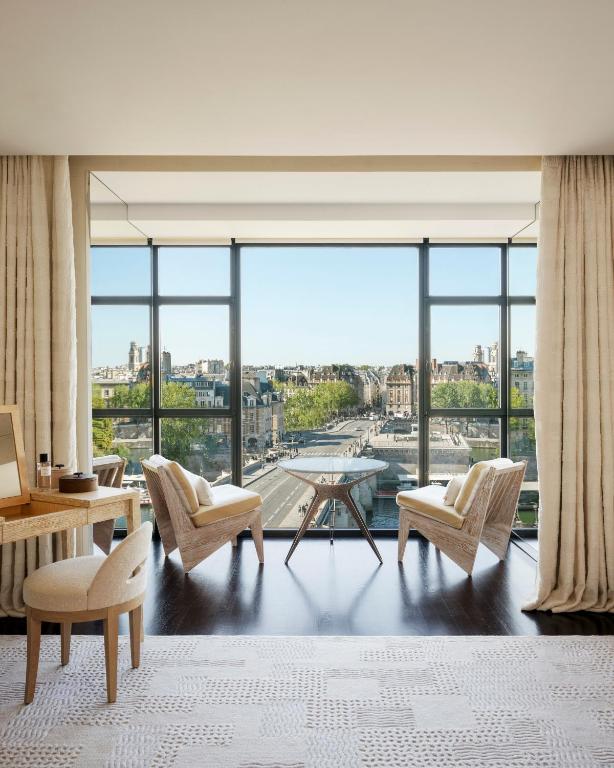 Notre-Dame Suite - Image 6