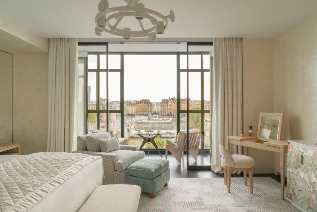 Seine Suite - Image 1