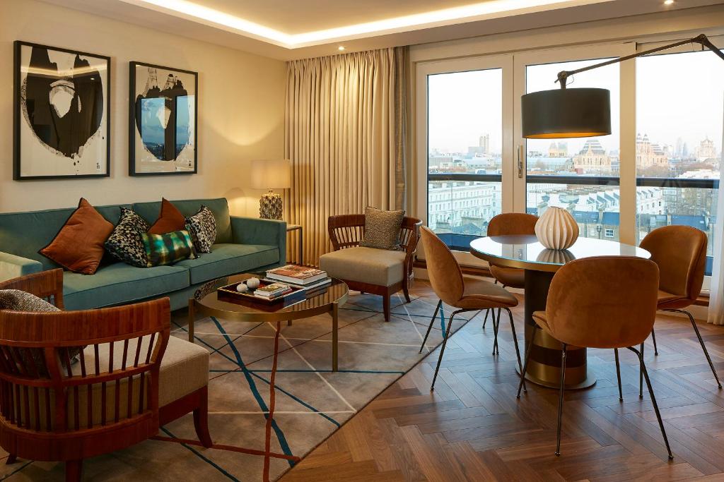 Deluxe Two-Bedroom Apartment - Image 8